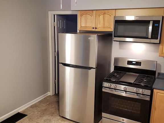 4th image of 809 N Townsend St #3