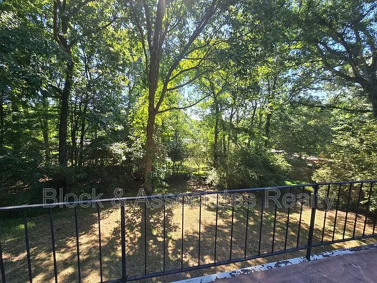 1194 Ingram Dr — Photo 32
