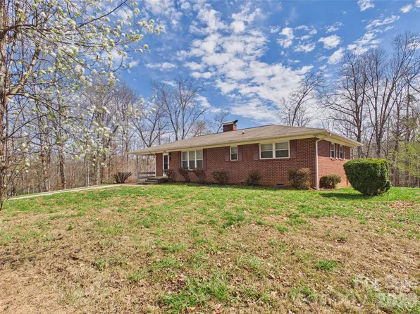 1331 Idlewood St SW, Lenoir, NC 28645