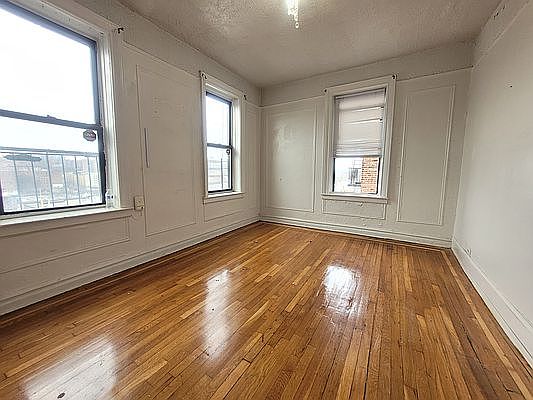 3rd image of 3111 Heath Ave APT 35A