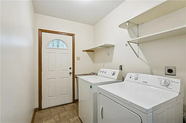 3321 Republic St — Photo 10