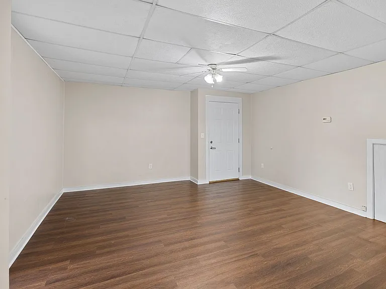 113 N Roche St — Photo 15