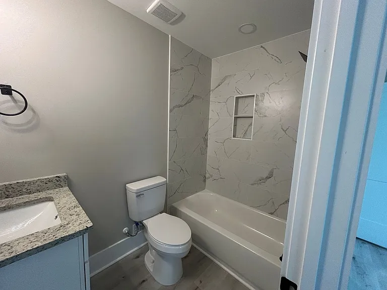 2510A Senate St — Photo 11