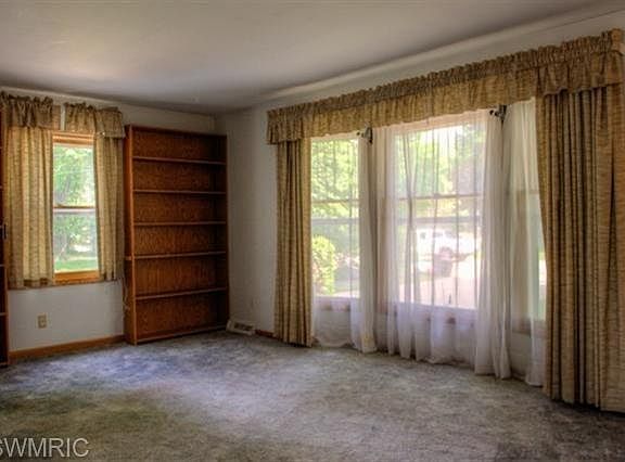 5th image of 13400 Forest River Dr SE