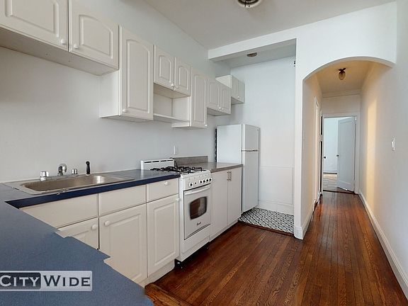 3rd image of 1405 2nd Ave APT 2S