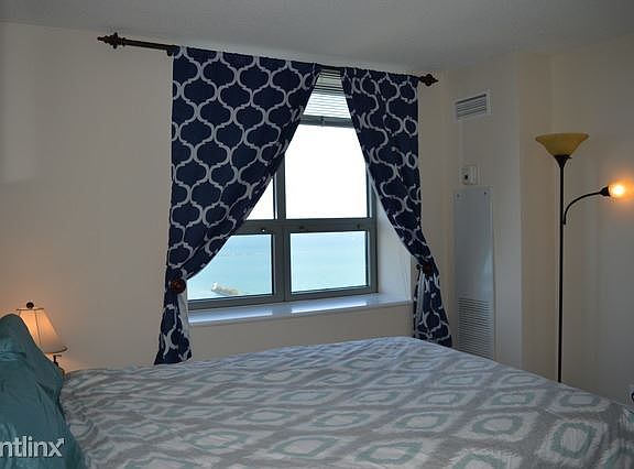 572