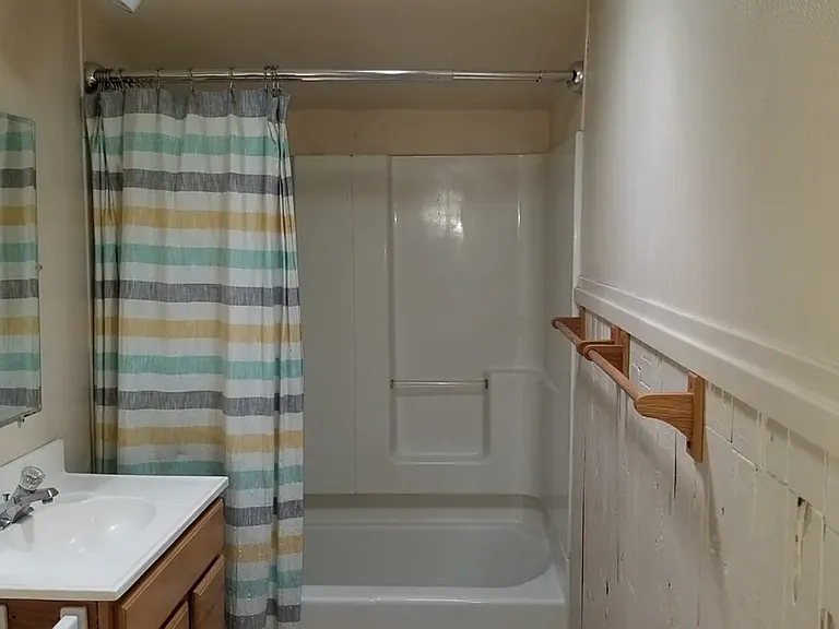 6015 N Shoreland Ave — Photo 15