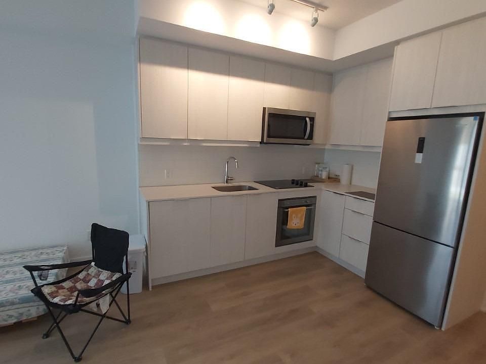 2nd image of 32 Forest Manor Rd #803