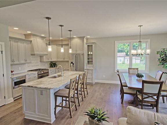 3rd image of 7448 Summerhill Ln