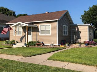 235 N 3rd St, Hampton, NE 68843