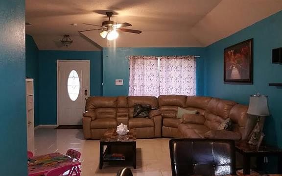 2nd image of 1010 Woodside Ln