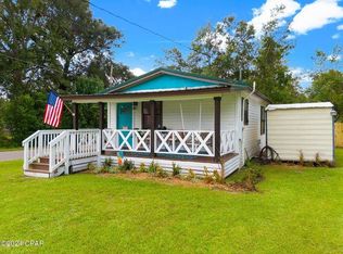 1017 Tupelo St, Wewahitchka, FL 32465