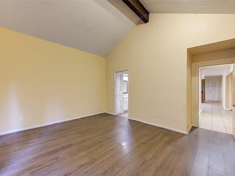 165 Old Bridge Lk — Photo 19