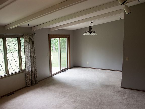 2nd image of 530 Coventry Dr