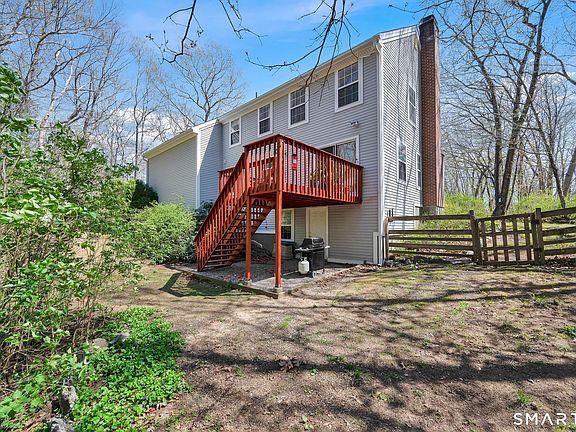 4th image of 13 Nipmuck Road