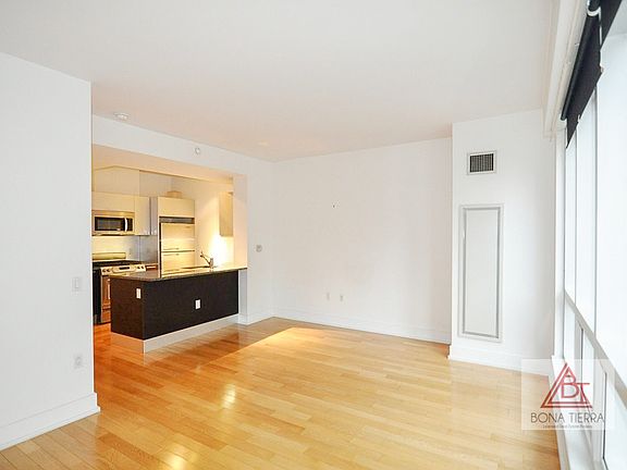 3rd image of 350 W 42nd St APT 5I
