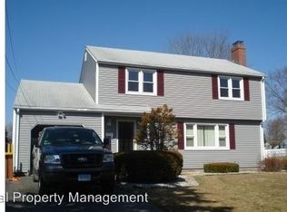 11 Newport Dr, Bloomfield, CT 06002