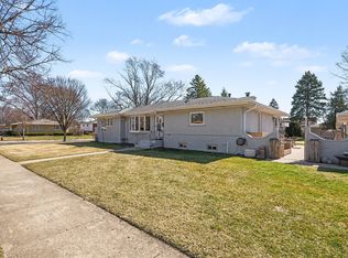 1515 E Oakton St, Arlington Heights, IL 60004