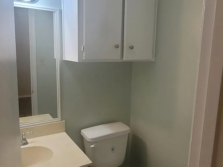 master 1/2 bath