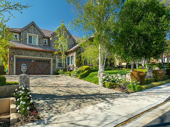 2nd image of 5925 Normandy Dr
