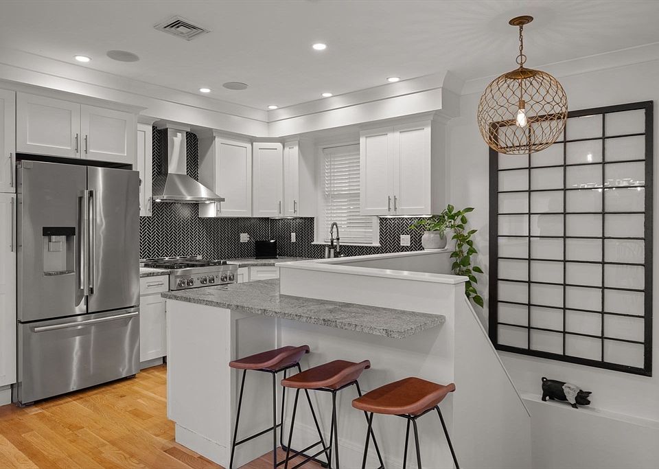 1st image of 8 Manley St #1