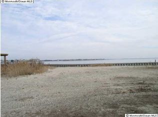 121 Grandview Drive, Toms River, NJ 08753