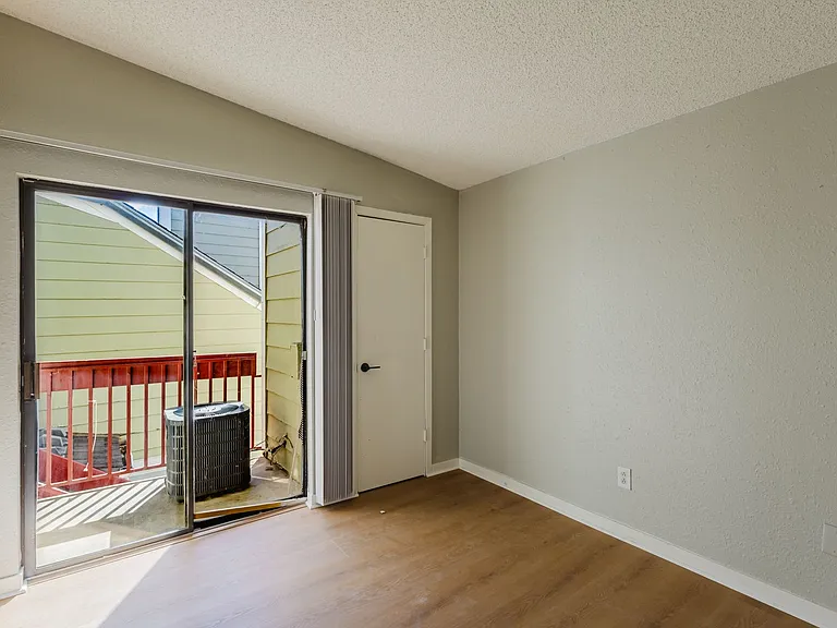 932 S Dearborn Way #18 — Photo 14