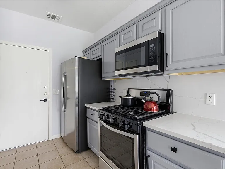 7510 Lazy Creek Dr #A — Photo 6