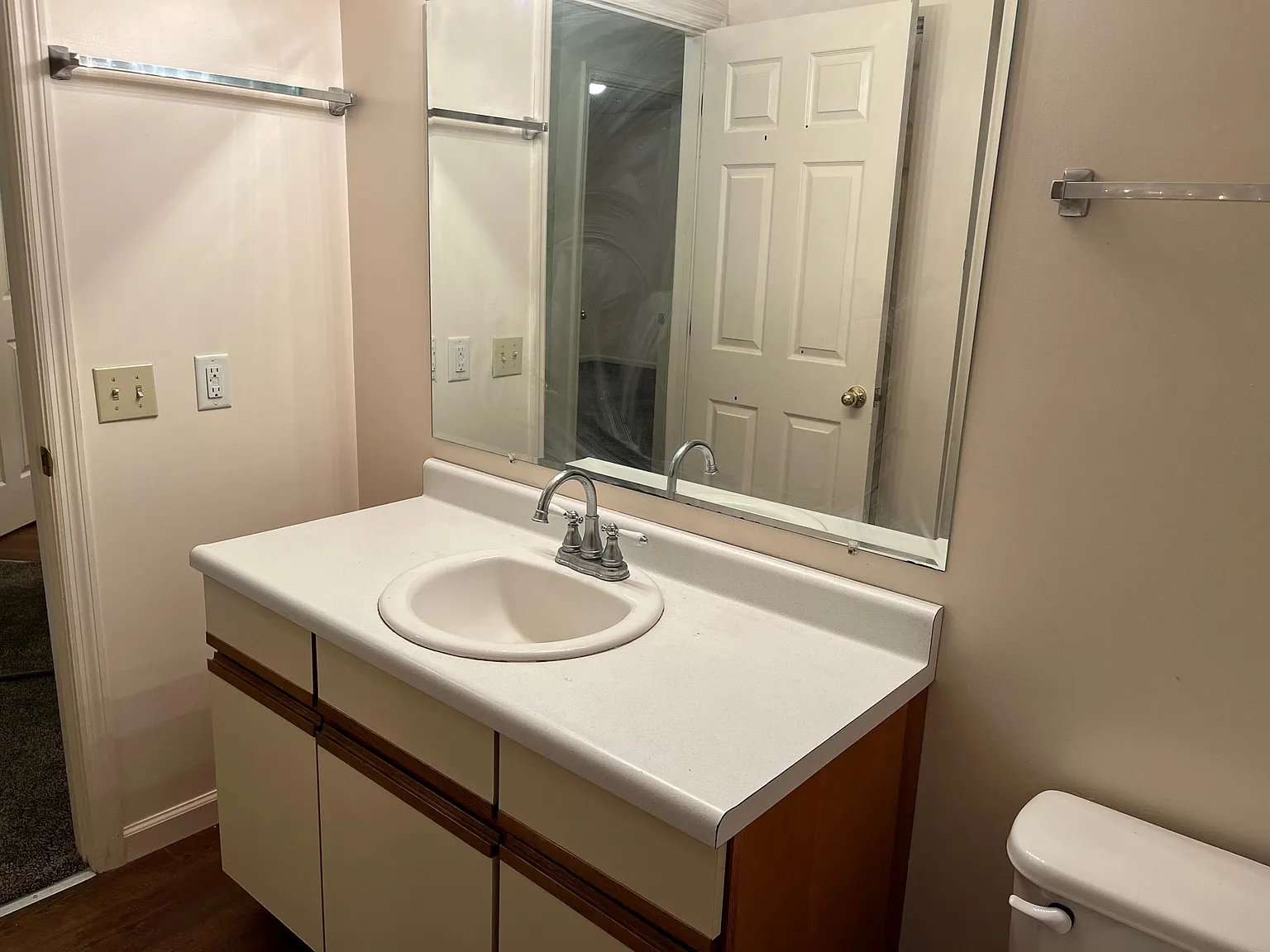 567 Dupont Rd — Photo 2