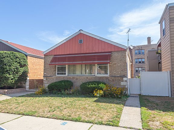 3rd image of 5241 N California Ave