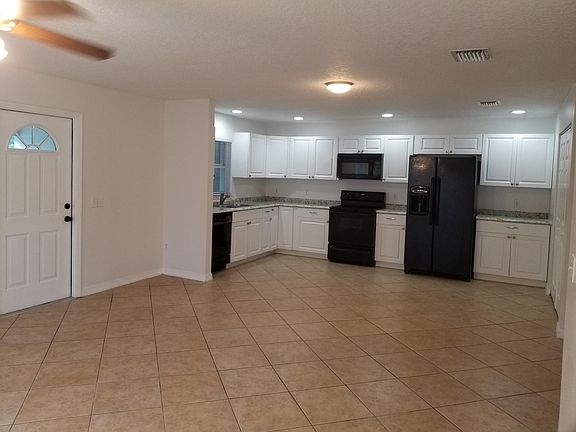 4th image of 110 Ormond Ct #B