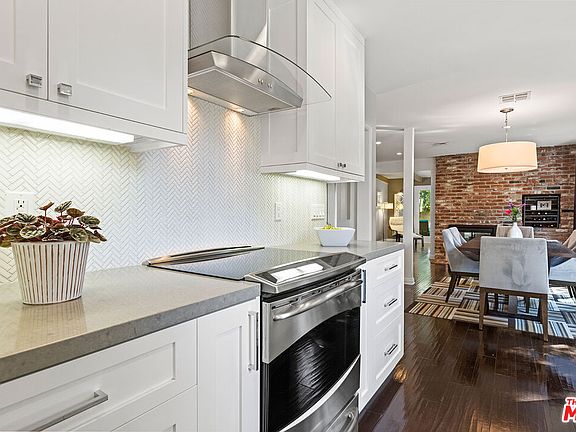 3rd image of 13606 Emelita St