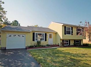 76 Cascade Rd, West Henrietta, NY 14586