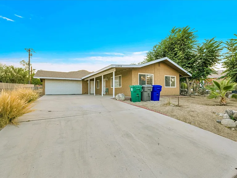 11074 Knobb Ave — Photo 2