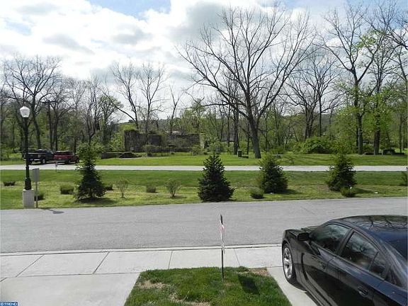 2nd image of 190 Race St