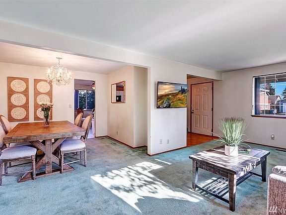 4th image of 2510 55th Ave NE