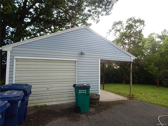 3rd image of 23 Hewitt Ave