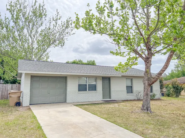 36308 Stratford Ct, Grand Island, FL 32735