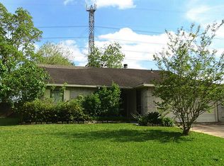 626 Fair Oak Dr, Stafford, TX 77477