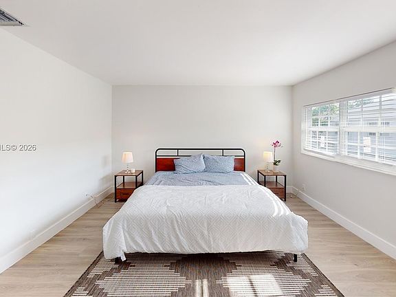 5th image of 1825 SW 81st Ter #619
