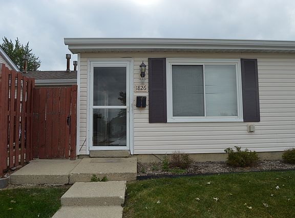 2nd image of 1826 Stockton Dr