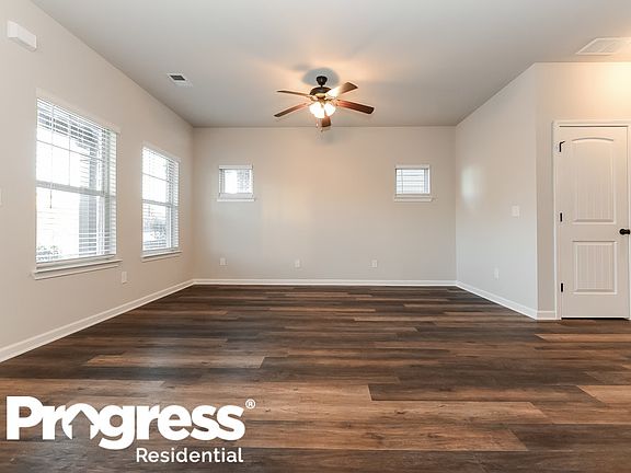 4th image of 279 Magnaview Dr