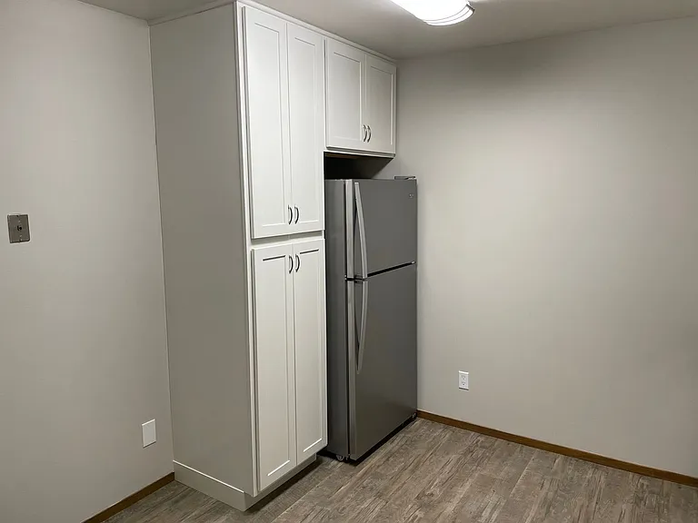 Executive East Apartments — Photo 5