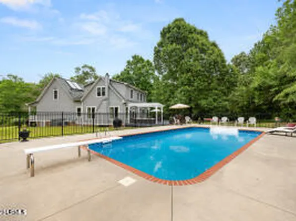 135 James Rd, Campobello, SC 29322