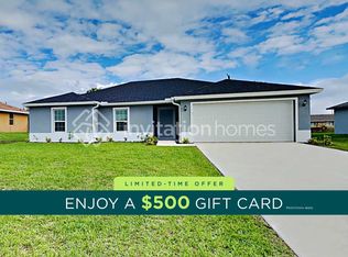 572 NE 5th Ter, Cape Coral, FL 33909