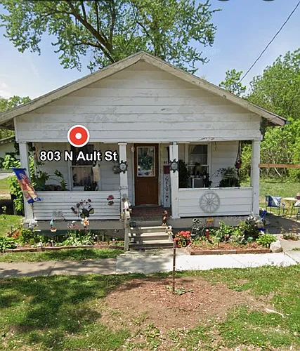 803 N Ault St Photo 1
