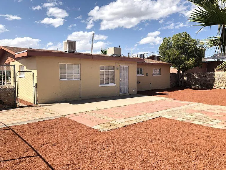 209 San Saba Rd — Photo 29