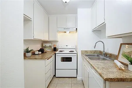 3565 Linden Ave — Photo 4