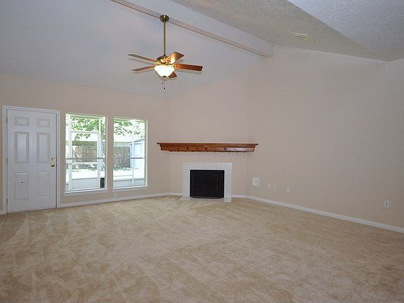 4th image of 807 Hartman Dr