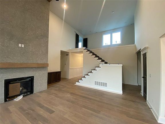 5th image of 19353 Skyview Ln